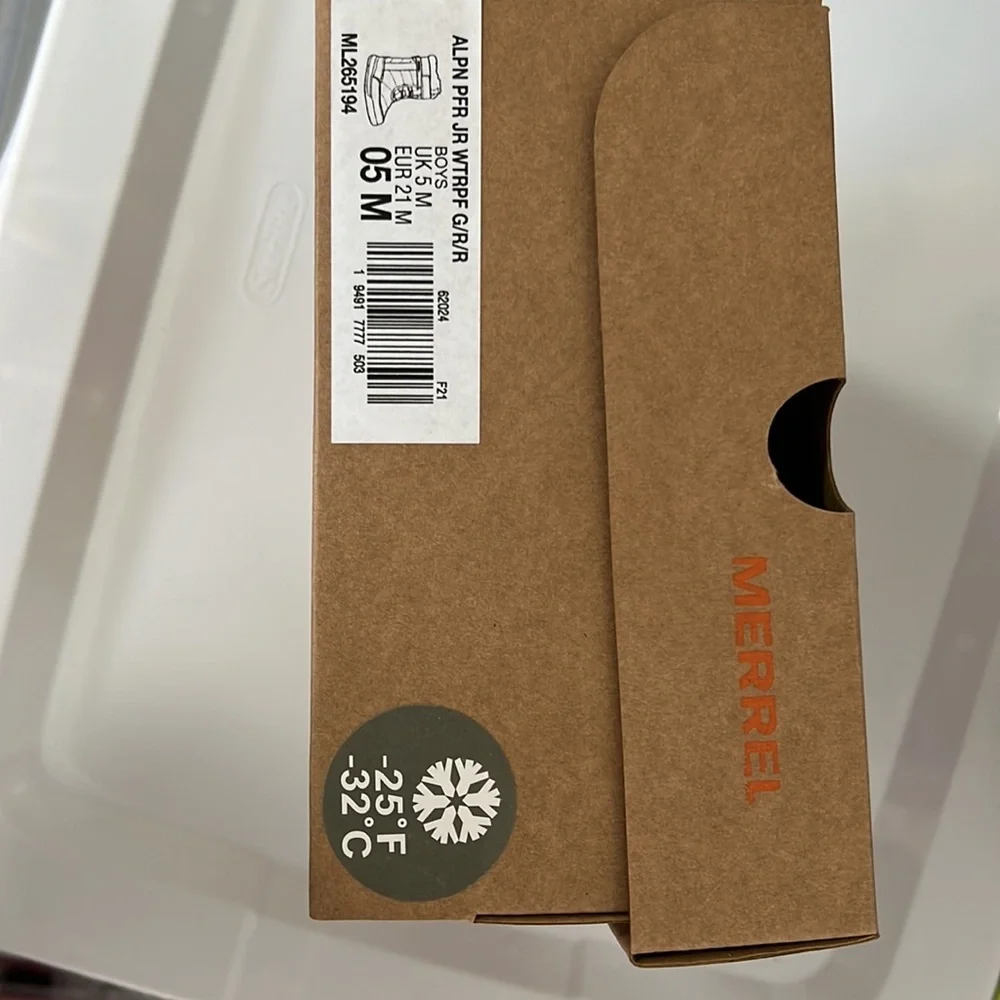 New With Box Merrell Kid's Alpine Puffer Waterproof Boot 5 Toddler